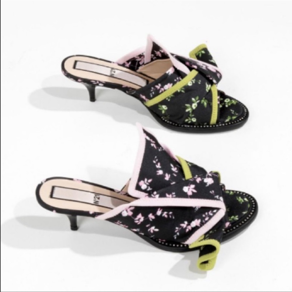 No. 21 floral bow mules